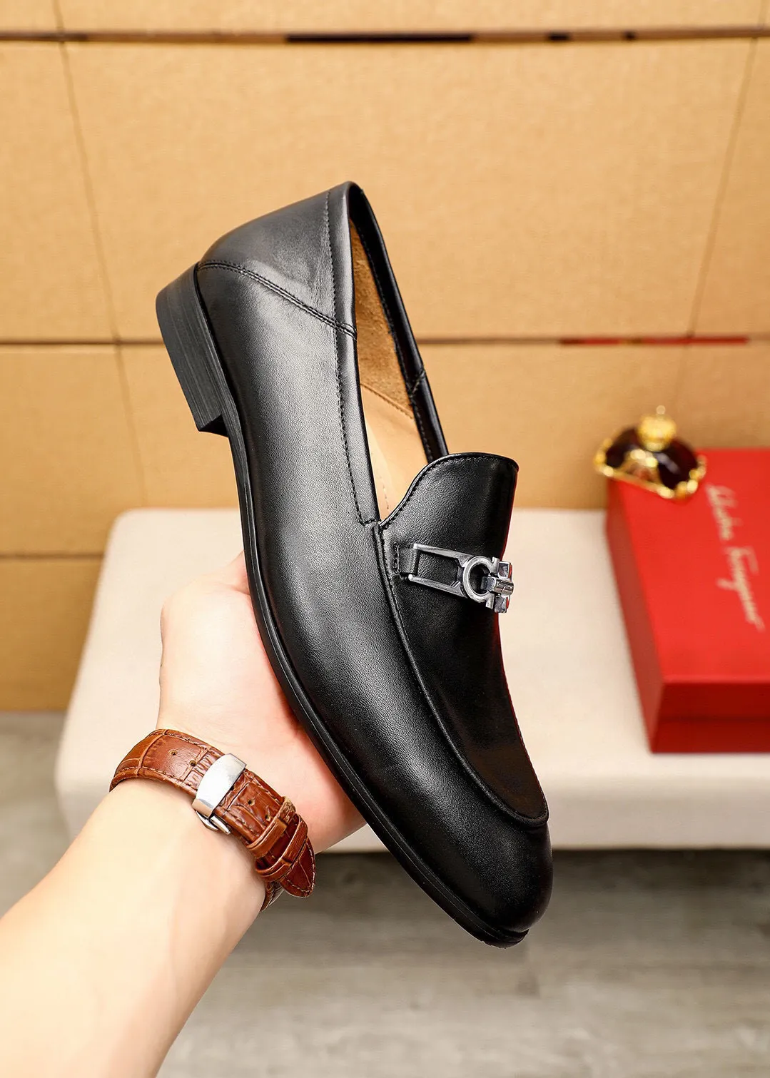 Men's shoes 💰480 💐[Ferragamo/Ferragamo] (high-end Niuli) New 🐲Ferragamo* Ferragamo classic formal leather shoes! The upper is made of imported first-layer cowhide and the upper is made of comfortable first-layer cowhide leather lining! Original wear-resistant rubber outsole! High quality products! Code number 38-44 (45🉑️customized)
